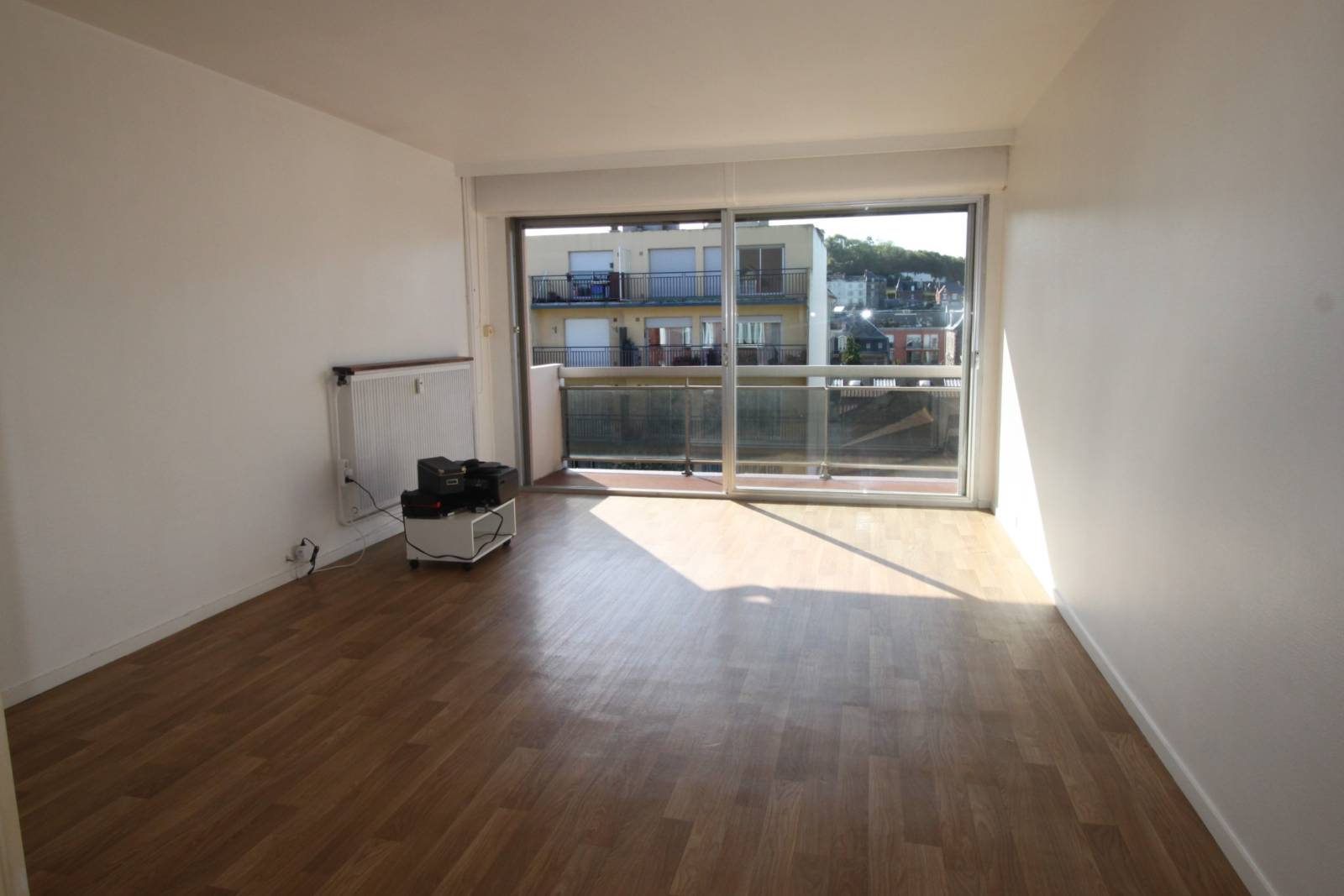 A LOUER APPARTEMENT AVEC ASCENSEUR ET GARAGE