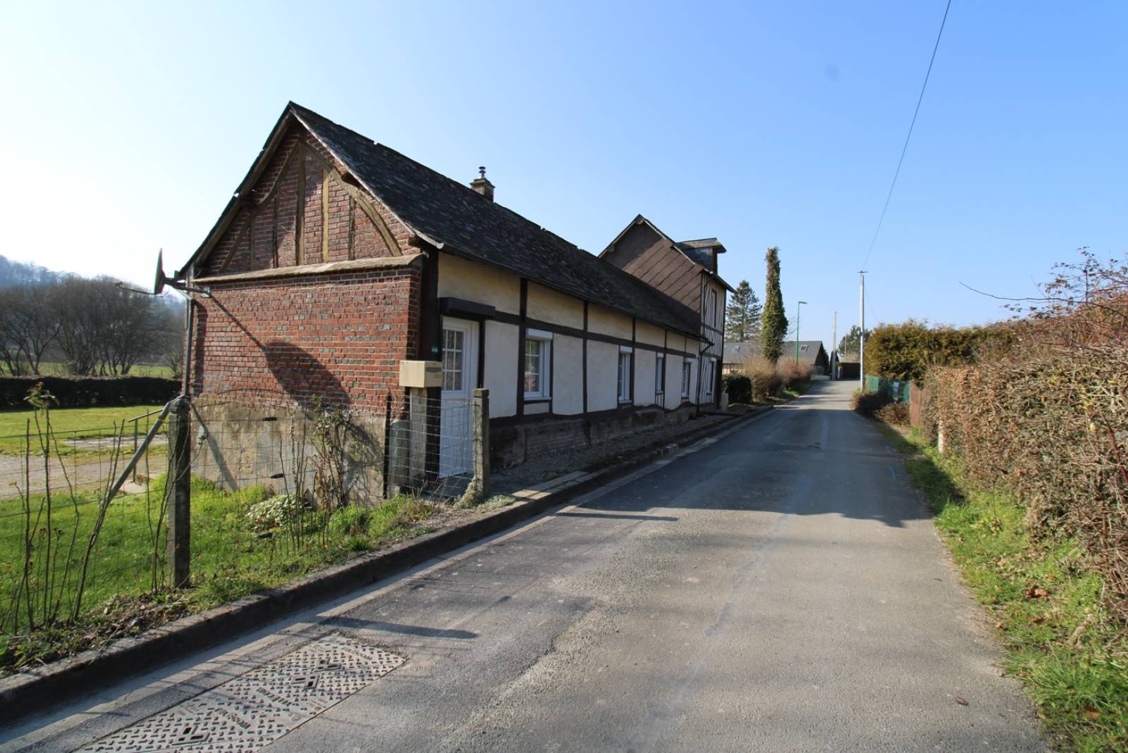 A vendre – Longère Normande – 77 m² Habitable – 3 Chambres – 1113m² Terrain – Bellencombre