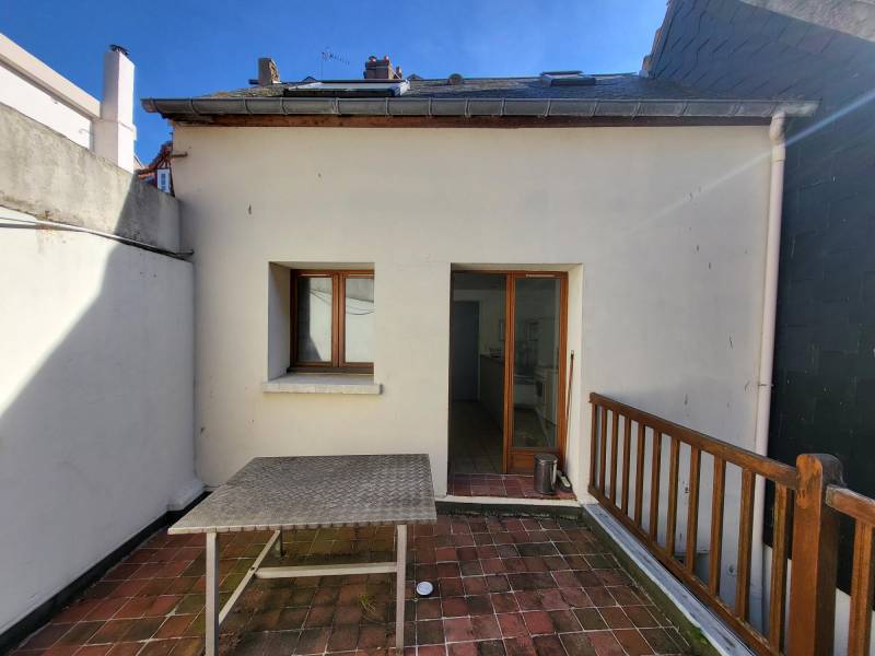 A VENDRE MAISON DE VILLE DE TYPE T3 - 60 M² Habitables - Deux Terrasses privatives - Quartier Historique et recherché du Pollet, à 2 pas du port de DIEPPE
