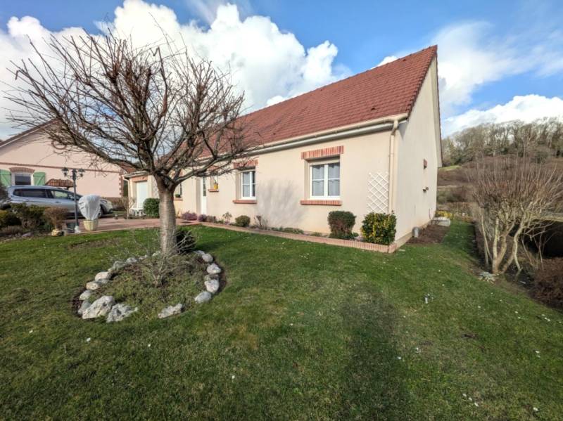 A VENDRE MAISON DE PLAIN-PIED DE TYPE T4 - 109 M² HABITABLES - 3 CHAMBRES - UN GARAGE ET UN JARDIN 696 M² - SECTEUR RECHERCHÉ - MARTIN-ÉGLISE