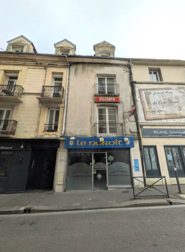 A VENDRE IMMEUBLE DE RAPPORT - 168 M² HABITABLES - 5 LOTS - ENTRE LE PORT ET LA RUE PIÉTONNE - DIEPPE CENTRE-VILLE