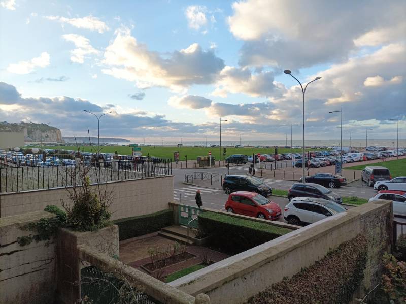 A VENDRE BEL APPARTEMENT DE TYPE HAUSSMANNIEN - 100 M² Surface Habitable - 1er étage - Terrasse de 25 M² vue mer - DIEPPE front de mer