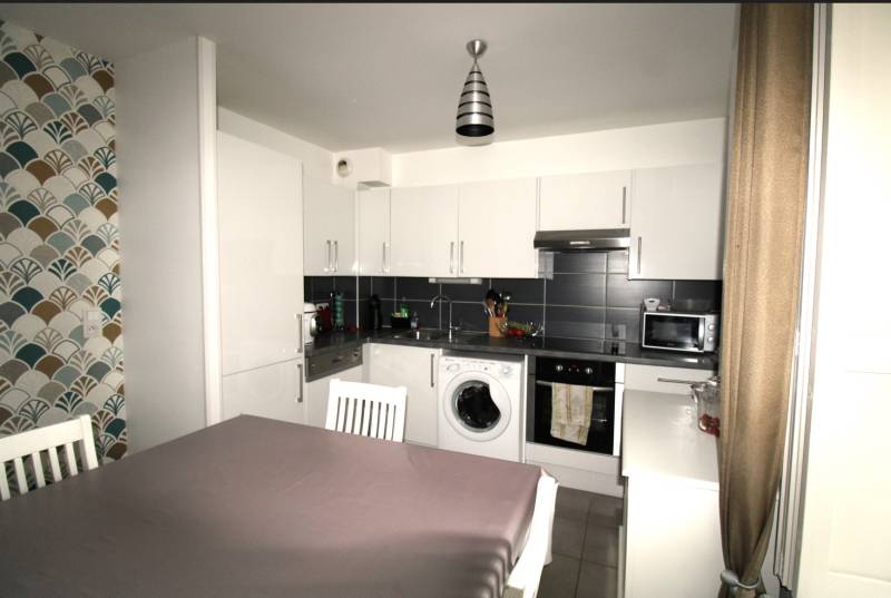 A VENDRE APPARTEMENT DE TYPE T3 en RDC - 59.26 M² surface habitable - une cour privative de 25M² - 2 chambres - Entre le port et la plage de DIEPPE