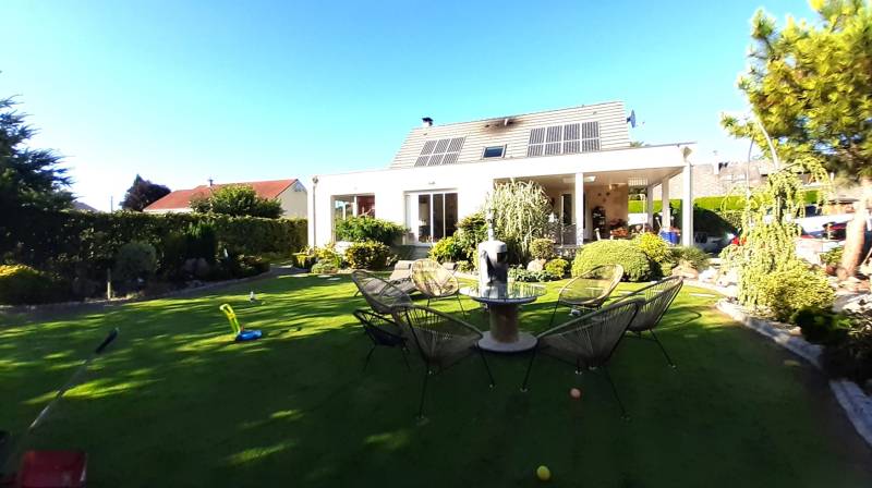 A VENDRE MAISON CONTEMPORAINE - 150 M² Habitable - 3 chambres - Grande pièce de vie de 50 M² - Secteur calme et vue dégagée - ANNEVILLE SUR SCIE