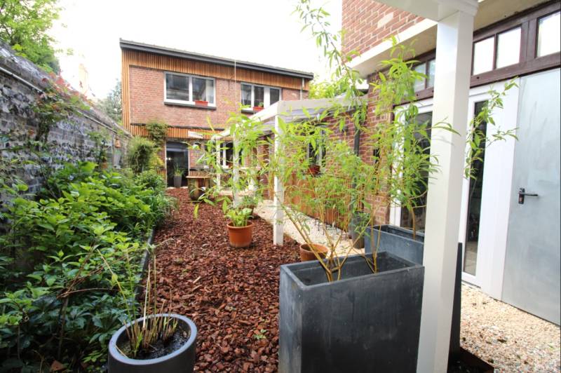 A VENDRE APPARTEMENT EN REZ-DE-JARDIN AVEC 2 CHAMBRES - 60 M² Habitables - 2 minutes de la plage - Jardin privatif - Cœur du centre-ville DIEPPE