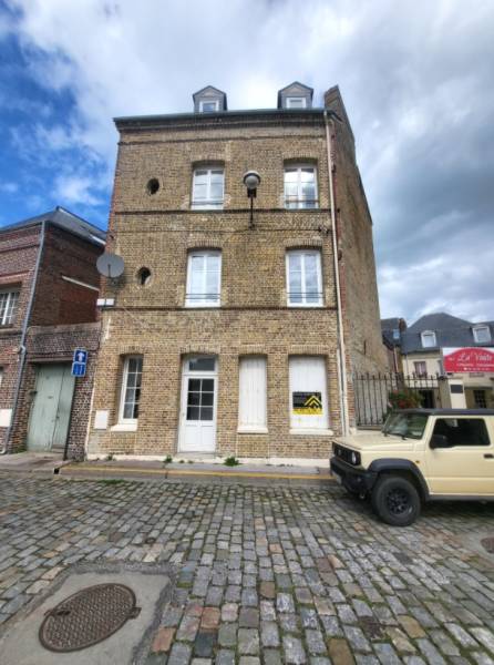 A VENDRE APPARTEMENT DE TYPE T3 BIS EN RDC - 59.09 M² CARREZ/ 70 M² AU SOL - 2 CHAMBRES - COUR PRIVATIVE - ENTRE LE PORT ET LA PLAGE - DIEPPE