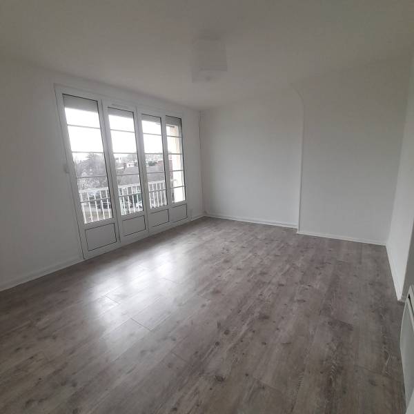 HAUTEURS DE DIEPPE - APPARTEMENT DE TYPE F3 ENTIEREMENT REFAIT A NEUF