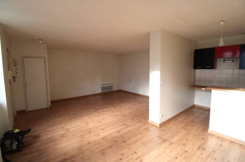 A VENDRE APPARTEMENT DE TYPE T2 - 58 M² Habitable - 2eme étage - 1 Chambre - Grande Rue - Cœur du centre ville de DIEPPE