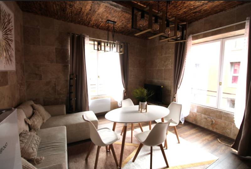 A VENDRE APPARTEMENT D'EXCEPTION DE TYPE T2 - Entièrement rénové/ vendu meublé - 2ème étage - Quartier Saint Catherine - Cœur du centre-ville de DIEPPE