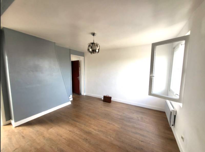 A VENDRE APPARTEMENT DE TYPE T2 - 39 M² Habitables - 2ème étage - A l'entrée de DIEPPE - ETRAN