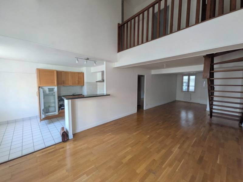 A VENDRE APPARTEMENT DE TYPE DUPLEX T4 - 97,37 M² HABITABLES - 3 CHAMBRES - A 2 MIN DU PORT ET DE LA PLAGE - CENTRE-VILLE DE DIEPPE