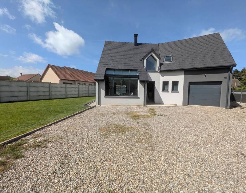 A VENDRE TRÉS BELLE MAISON DE TYPE 5 - 136 M² HABITABLES - DPE EN A/A - CONSTRUCTION DE 2019 - A 5 MINUTES DE LA PLAGE ET A 15 MINUTES DE DIEPPE - BERNEVAL-LE-GRAND