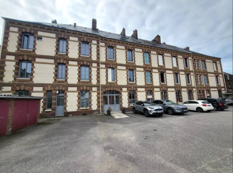 A VENDRE APPARTEMENT DE STANDING DE TYPE T4 - 103,02 M²/ 2ème étage - Place de parking/ Cave - Cœur du Centre-ville de DIEPPE
