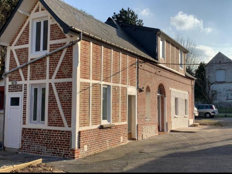 ENSEMBLE IMMOBILIER ARQUES LA BATAILLE - 3 lots + 4 lots possible - Parking - Proche des commerces de proximités