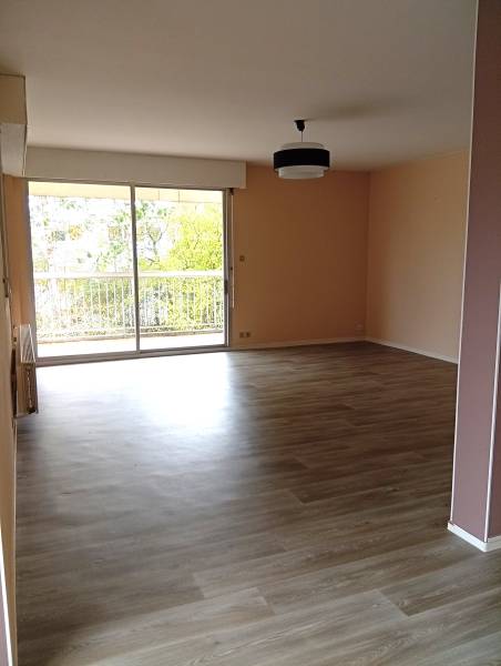 DIEPPE - PROCHE DU GOLF - Spacieux appartement à louer dans résidence sécurisée avec ascenseur