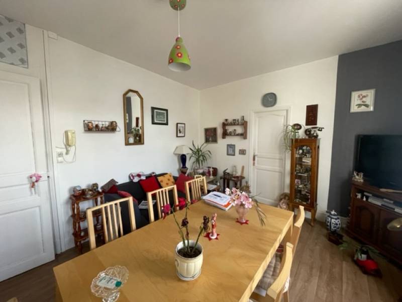 A vendre Appartement loué de type T2 - 58 m² Habitable - 1er Etage- Cœur du centre ville de DIEPPE