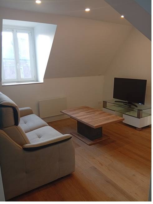 JANVAL - Très bel appartement à louer meublé entièrement refait à neuf