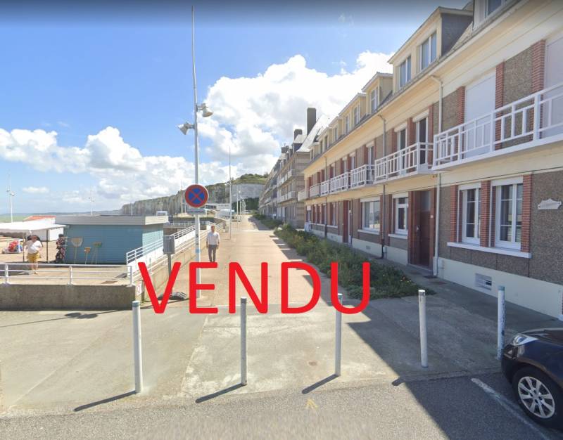 A VENDRE APPARTEMENT T2 FRONT DE MER - SAINT-VALERY-EN-CAUX - 25 M² Habitable - Balcon avec vue mer - 1er étage
